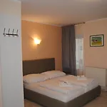 Antica 2* Λιντς