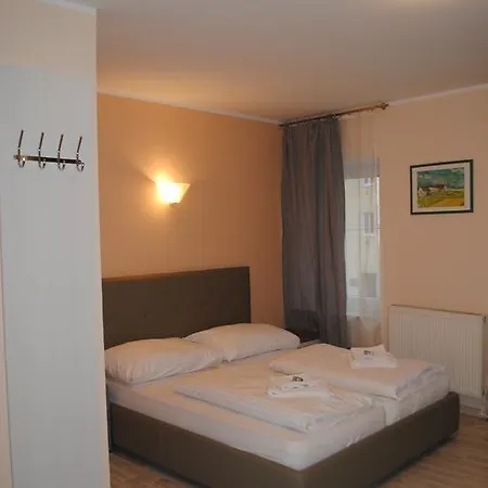Antica 2* Linz