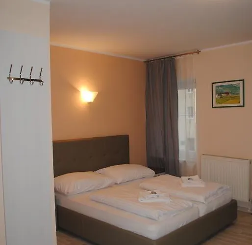 Antica 2* Λιντς